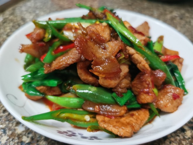 中国移动(00941)公布2025年中期业绩,股东应占利润达842.35亿元,同比增长5.03%